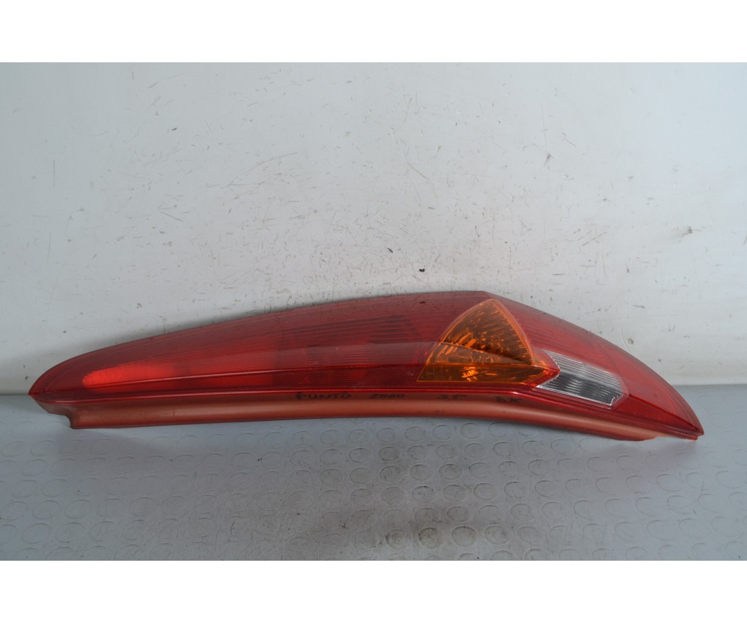 Fanale posteriore stop DX Fiat Punto 188 HGT Abarth 3 porte dal 1999 al 2011 Cod 286202  2411111122846