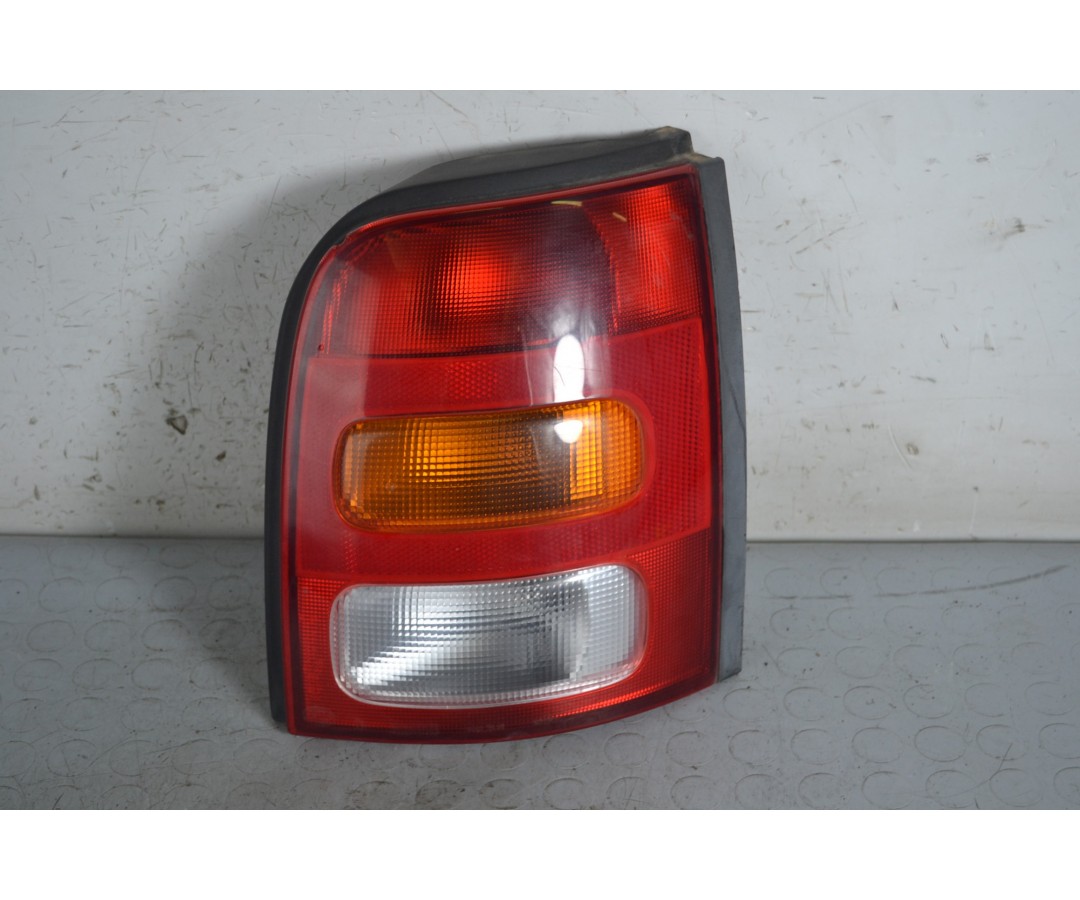 Fanale Stop Posteriore DX Nissan Micra K11 dal 1992 al 2002 Cod 265501F505  1657529704798