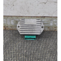 Regolatore di tensione Piaggio Vespa LXV 50 dal 2010 al 2014 cod : 433004  2411111123416