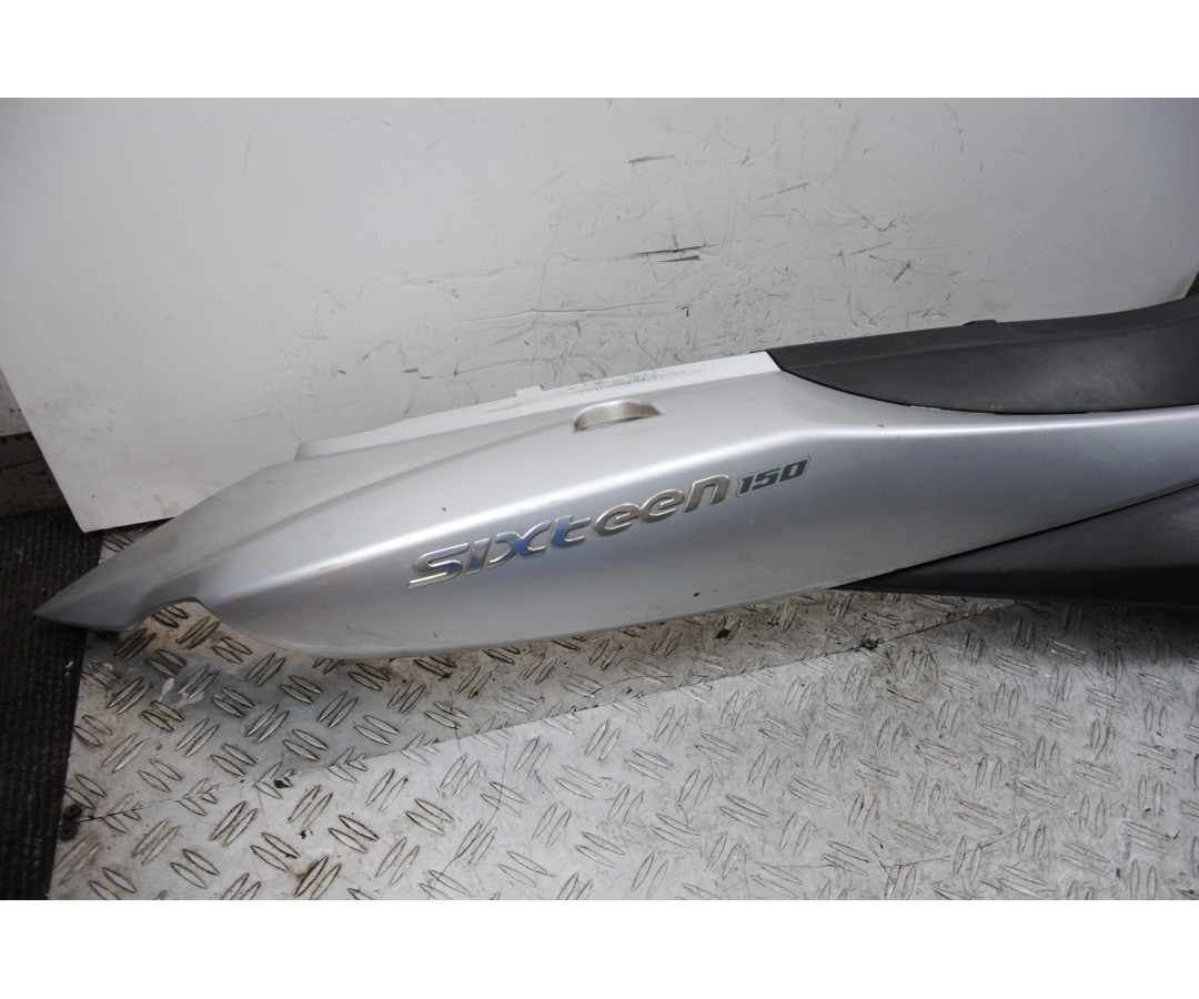 Carena Posteriore Codone Destra Suzuki Sixteen 125 / 150 Dal 2007 al 2014  1668415188691