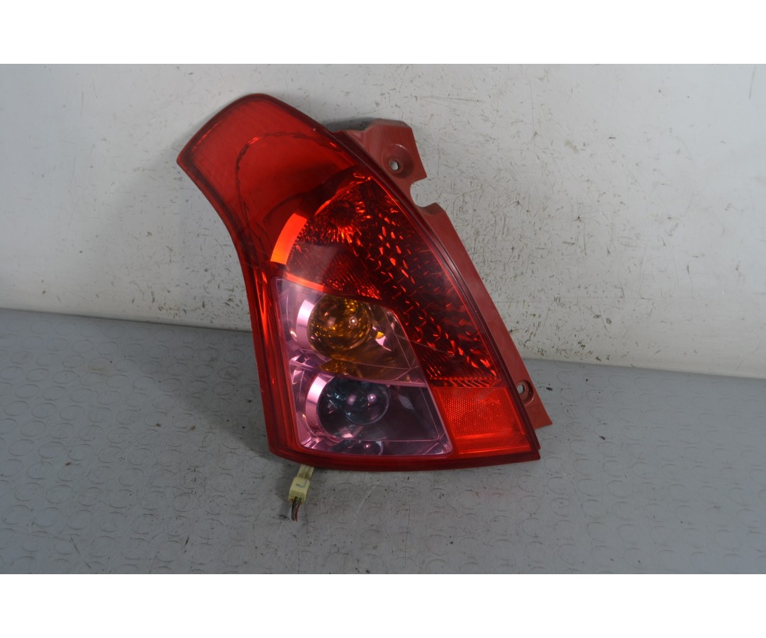 Fanale Stop posteriore SX Suzuki Swift IV dal 2004 al 2010 Cod 3567072K00000  1672226608620