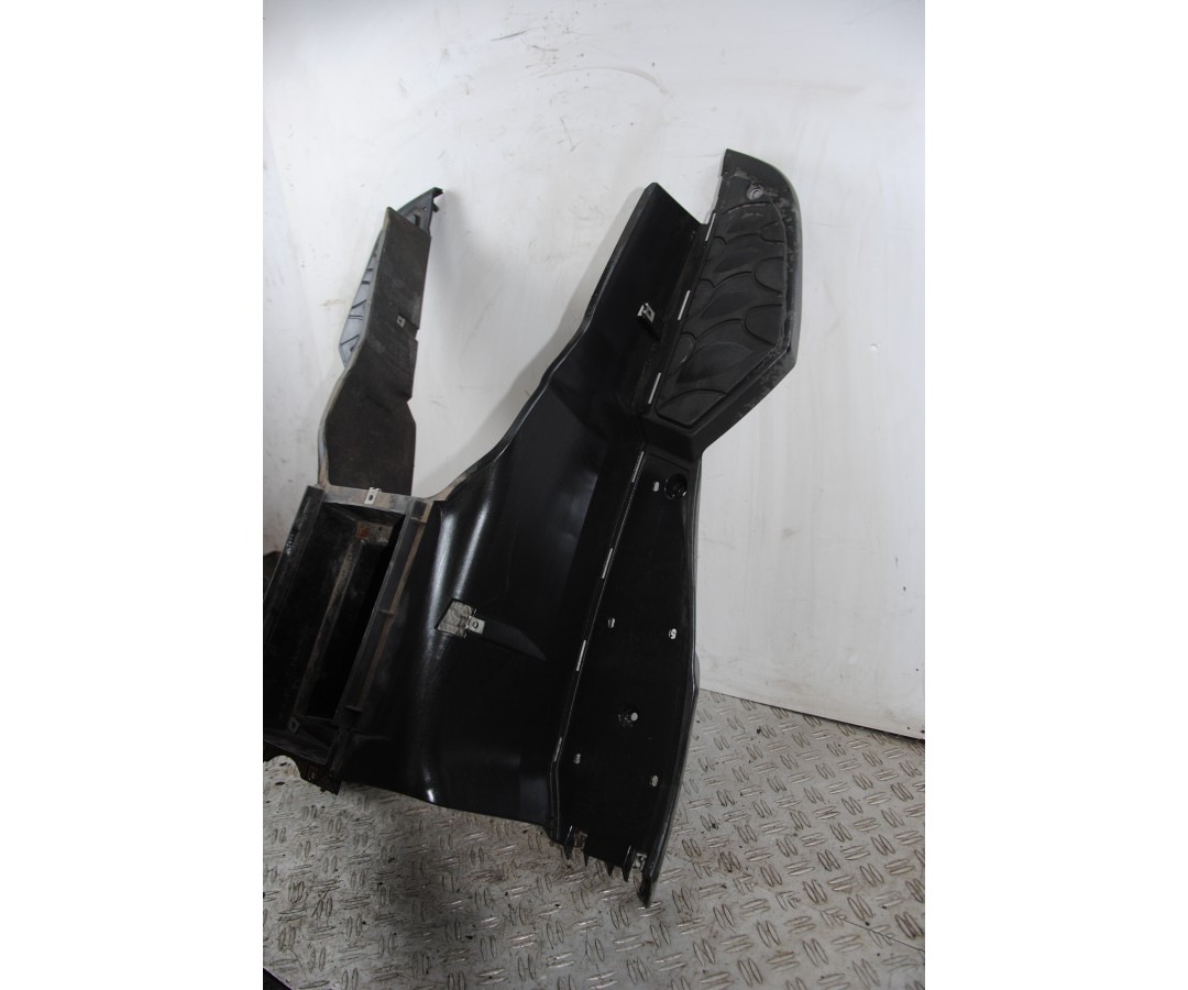 Carena Pedana Poggiapiedi Malaguti Madison 250 RS Dal 2004 al 2006  1674552026185