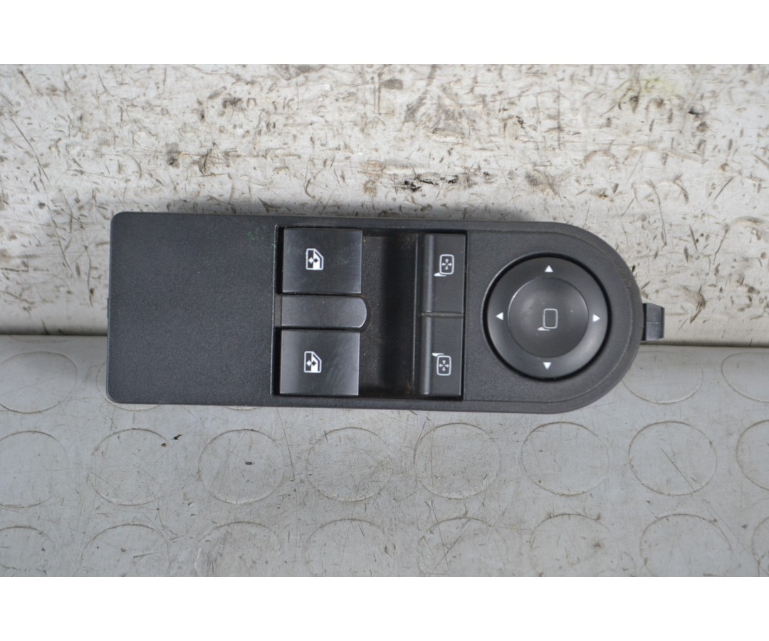 Pulsantiera Alzacristalli Anteriore SX Opel Astra H dal 2004 al 2011 Cod 13228706  1674744531299