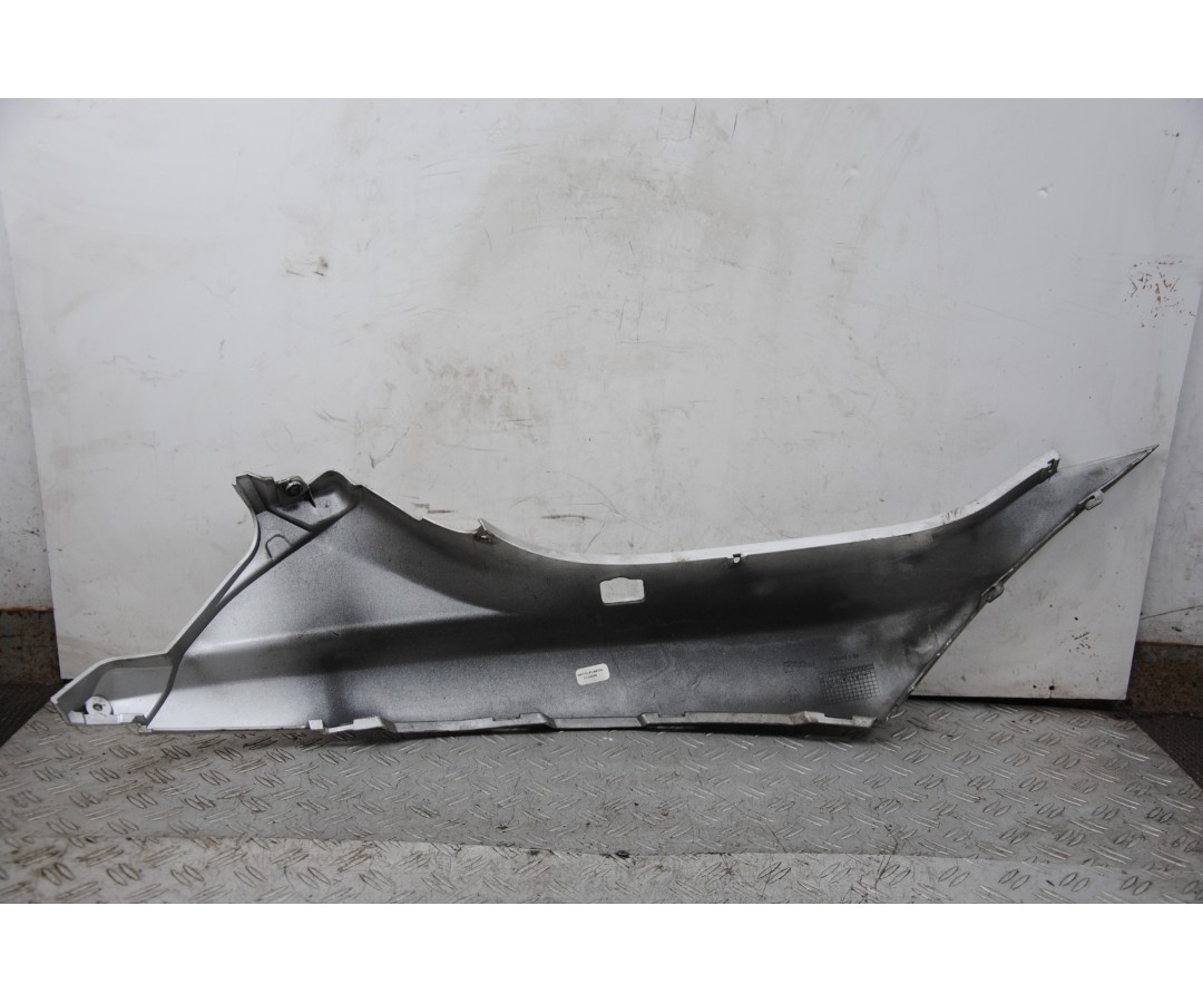 Carena Fianchetto Laterale Posteriore SX Piaggio MP3 250 dal 2004 al 2011  1678264360322