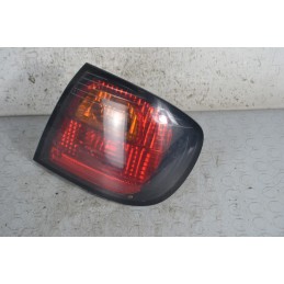 Fanale stop posteriore esterno DX Nissan Primera P11 Dal 1995 al 2002 Cod 89026076  1678440907730