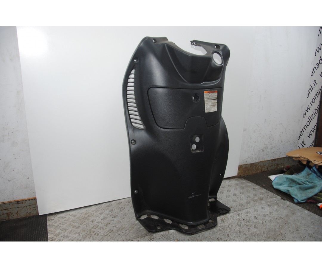 Carena Retroscudo Suzuki Sixteen 125 / 150 Dal 2007 al 2014  1678704982411