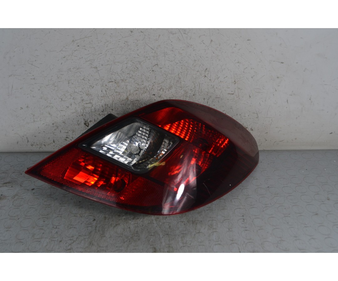 Fanale stop posteriore DX Opel Corsa D 5 porte Dal 2011 al 2014 Cod 13296480  1678722288762