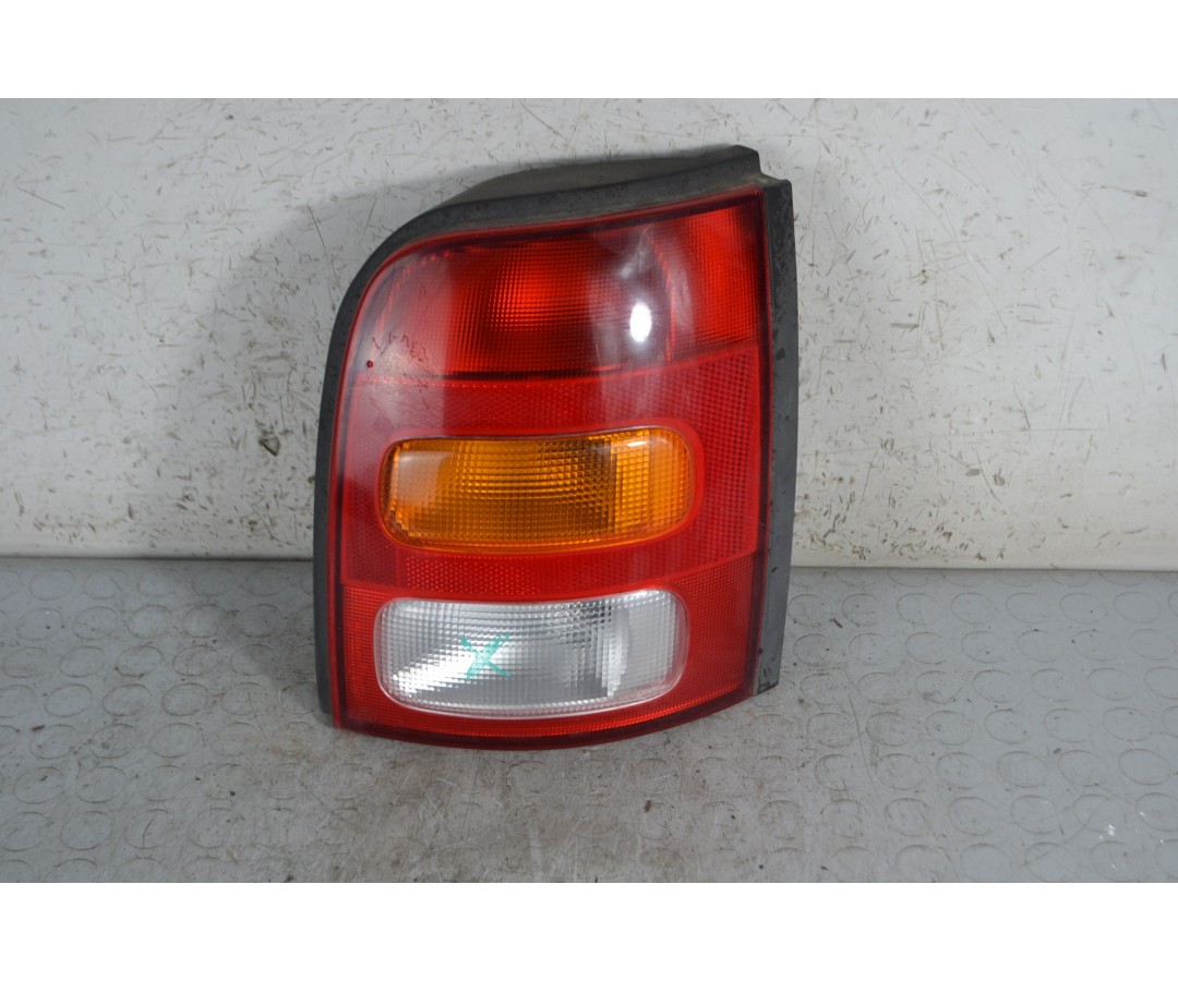 Fanale stop posteriore DX Nissan Micra K11 Dal 1992 al 2002 Cod 265501F505  1678787287649