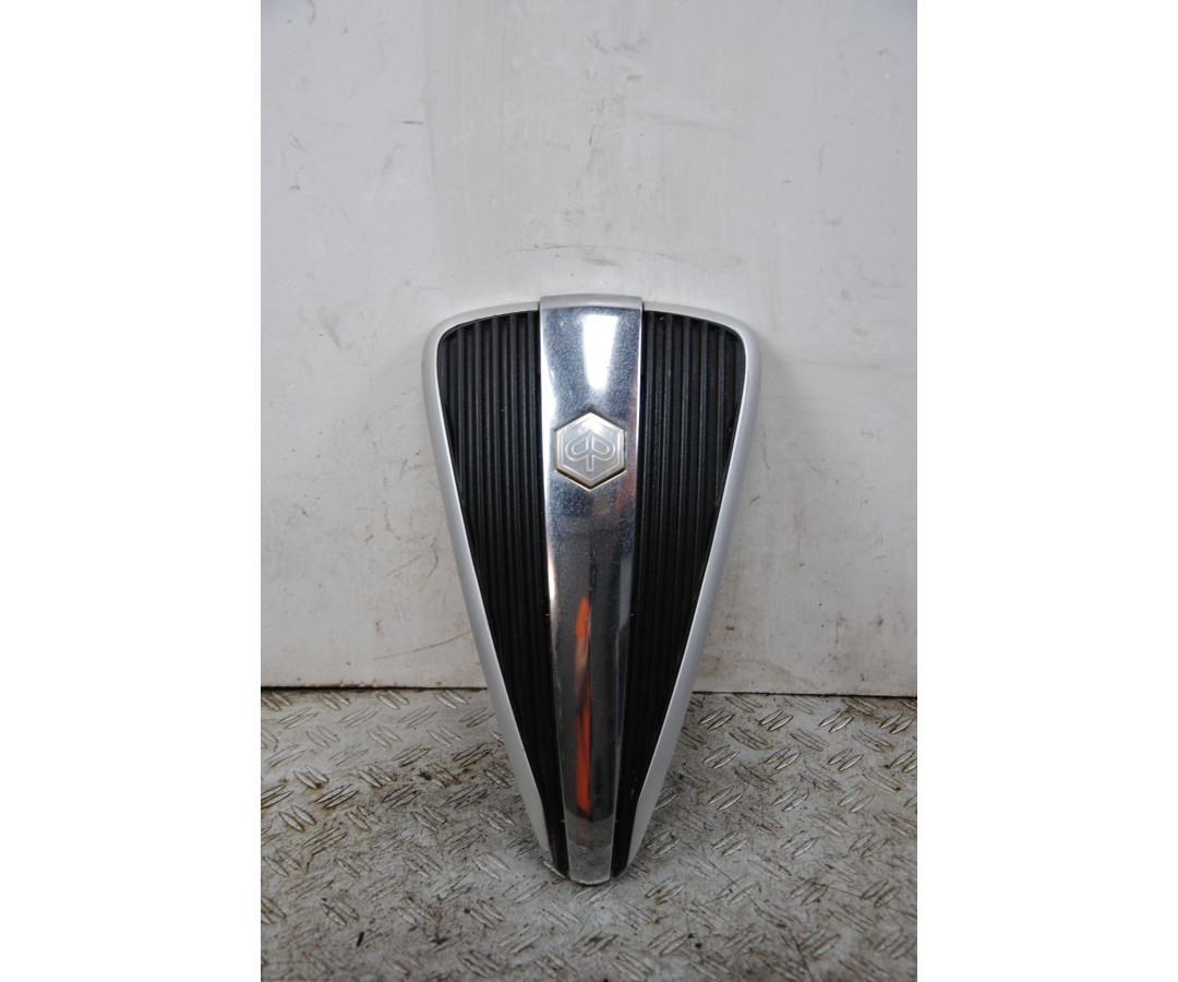 Carena Scudetto Anteriore Piaggio Beverly 300 dal 2001 al 2010  1679993124803