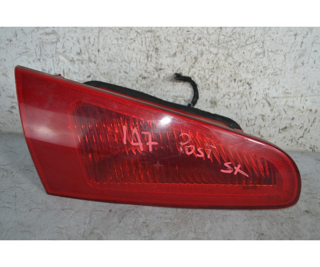 Fanale stop posteriore interno SX Alfa Romeo 147 Dal 2005 al 2010 Cod 60693792  1681828593265