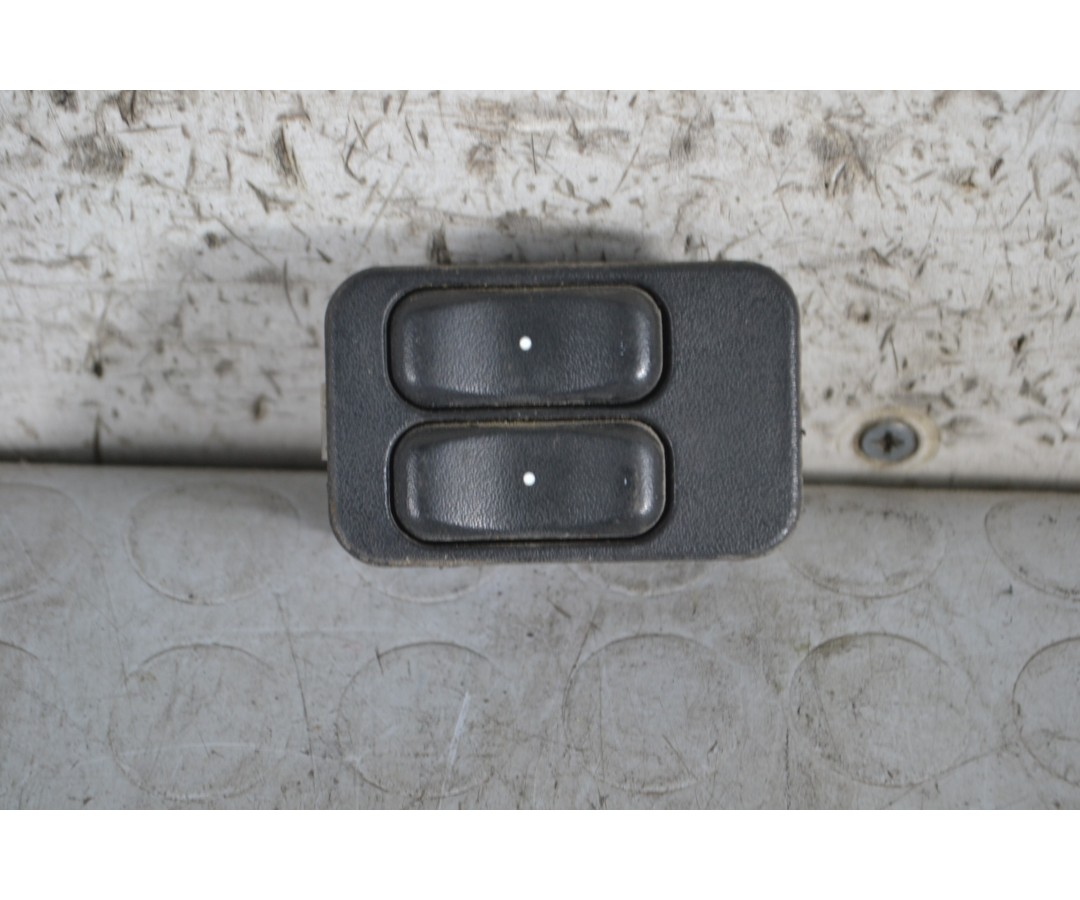 Pulsantiera alzacristalli anteriore SX Opel Corsa C Dal 2000 al 2006 Cod 24409205  1683873619198