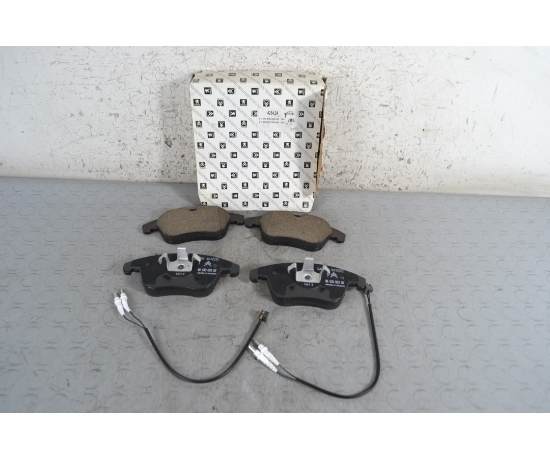 Pastiglie freno anteriori Citroen C5 Dal 2008 al 2017 Cod 425424  1686732911426