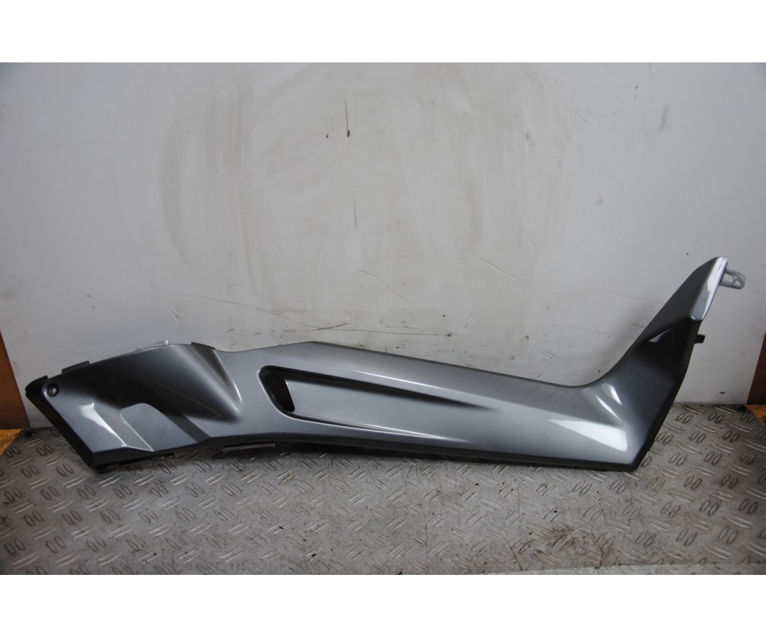 Carena Sopra Pedana DX Yamaha X-Max XMax 250 dal 2005 al 2009 COD 1B9-F7423-00  1687341264859