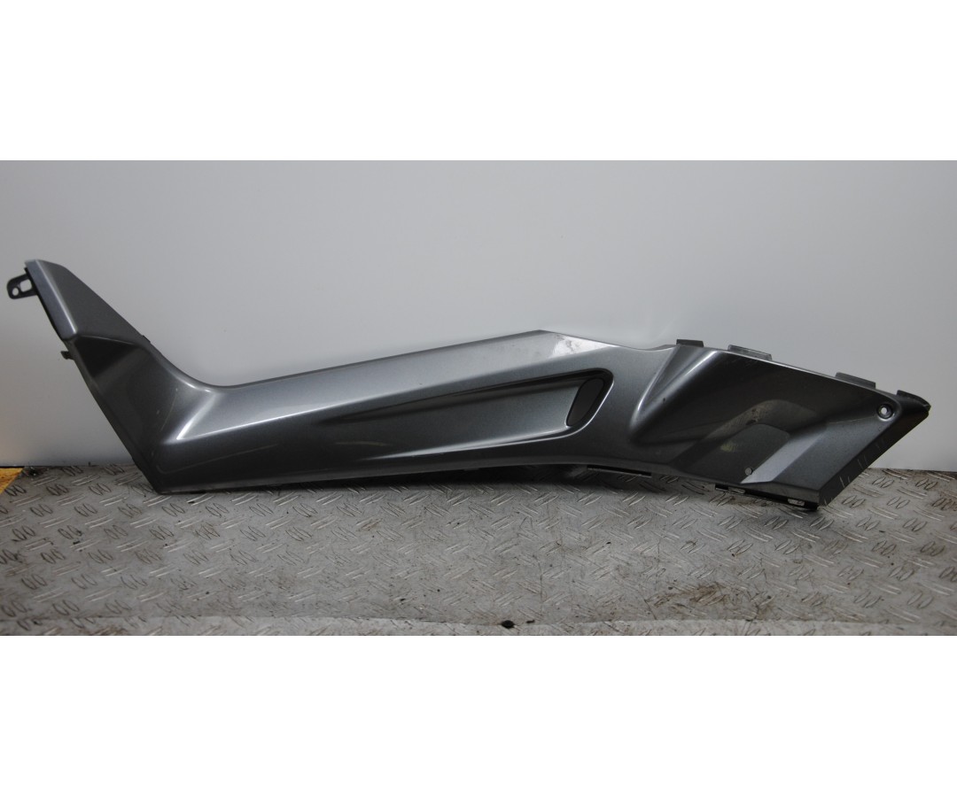 Carena Centrale Laterale Sinistro SX Yamaha X-max Xmax 250 dal 2005 al 2009 COD 1B9-F7413-00  1687343306069