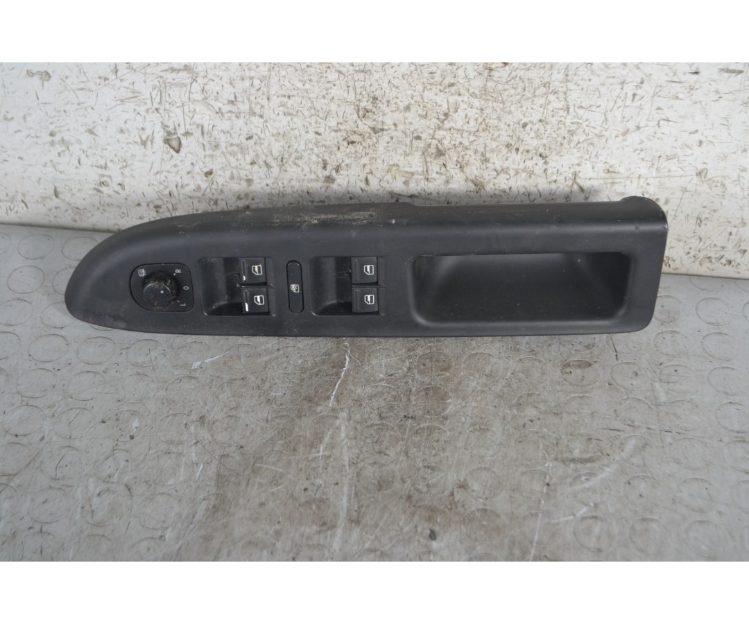 Pulsantiera Alzacristalli Anteriore SX Volkswagen Golf V dal 2003 al 2008 Cod 1k0959565k  1688374288614
