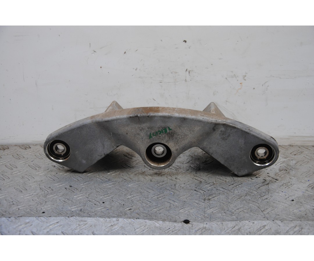 Braccio Oscillante Sospensioni Anteriore Yamaha Tricity 125 dal 2014 al 2020  1689581188179