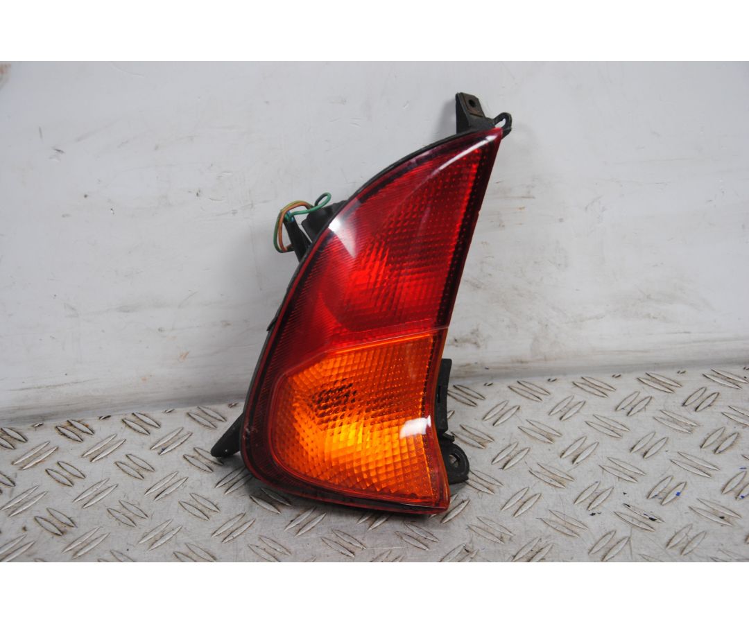 Fanale Stop DX Posteriore Honda Pantheon 125 / 150 dal 1998 al 2002  1690810470316