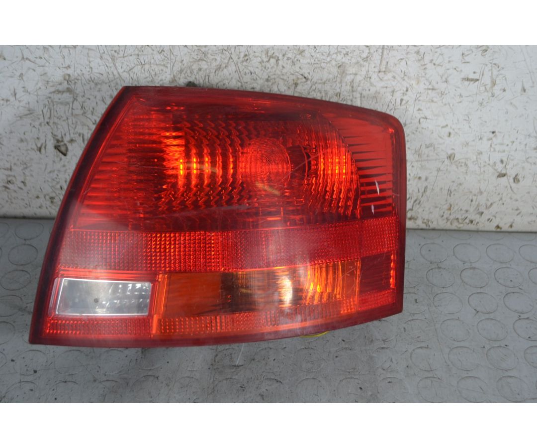 Fanale stop posteriore DX Audi A4 Avant SW dal 2004 al 2009 cod 8E9945096E  1692631365680