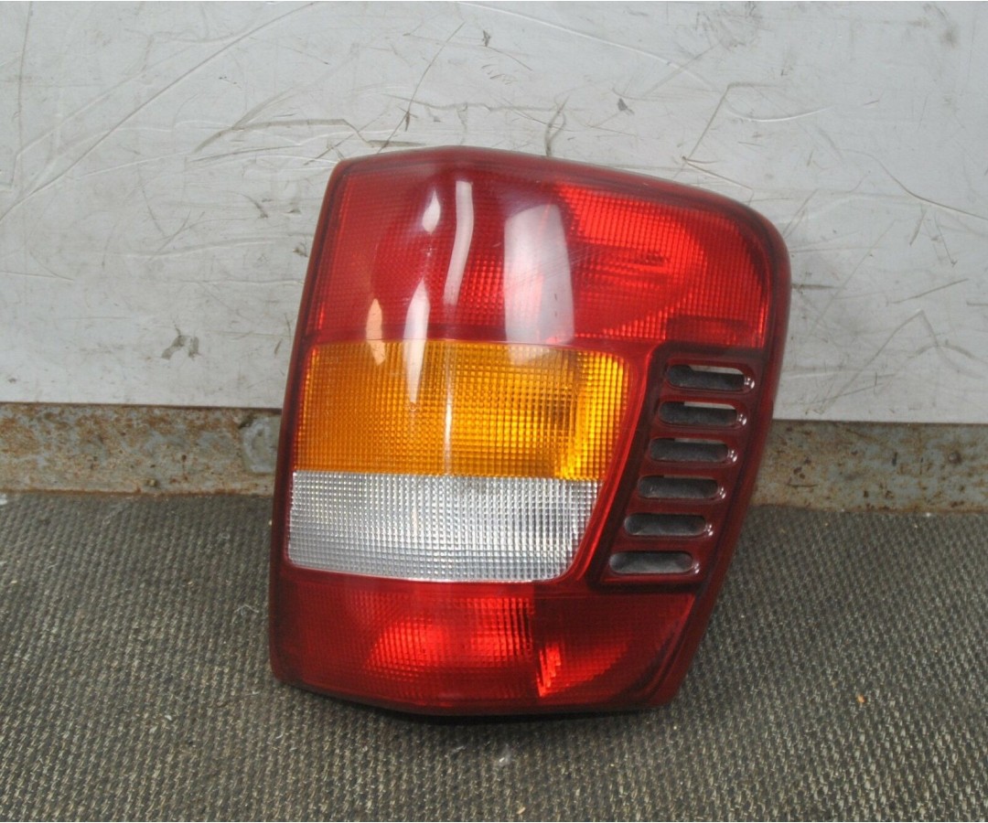 Faro Stop Posteriore Destro Dx Jeep Grand Cherokee II dal 1998 al 2004 Cod K05101898AB  2411111136959