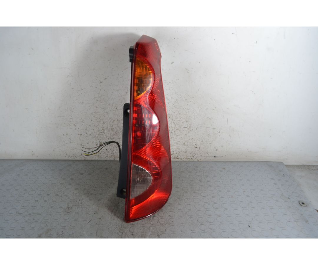 Fanale Stop Posteriore Inferiore DX Nissan Note dal 2004 al 2013 Cod 265509U000  1694590181721