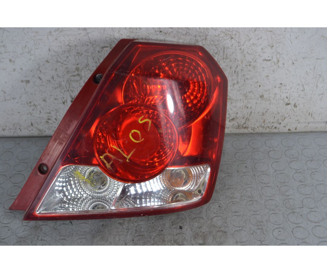 Fanale Stop Posteriore DX Chevrolet Kalos dal 2002 al 2008 Cod 96540269  1694616786152
