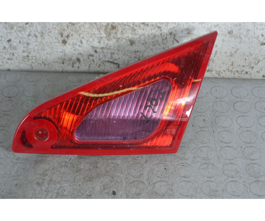 Fanale Stop Posteriore Interno DX Mitsubishi Colt CZ3 dal 2004 al 2012 cOD 8336A042  1694675988542