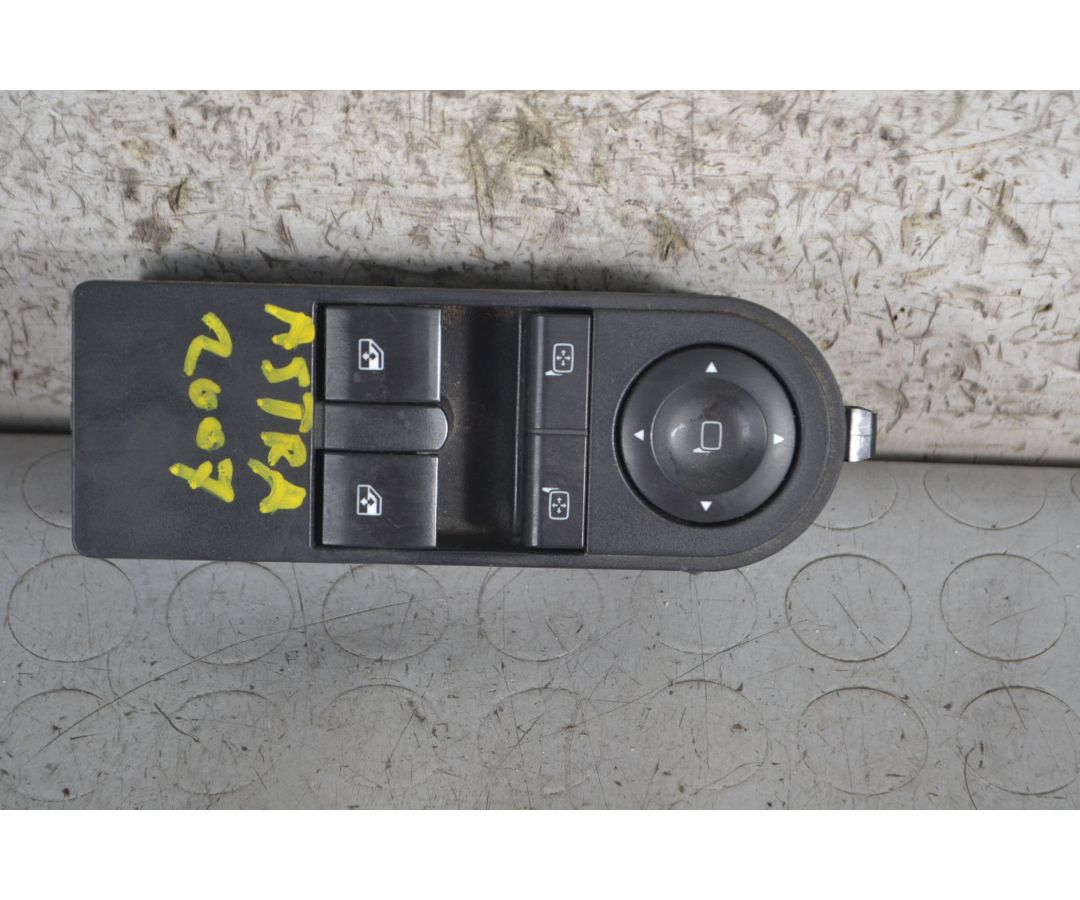 Pulsantiera Alzacristalli Anteriore SX Opel Astra H dal 2004 al 2011 Cod 13228706  1695112250994