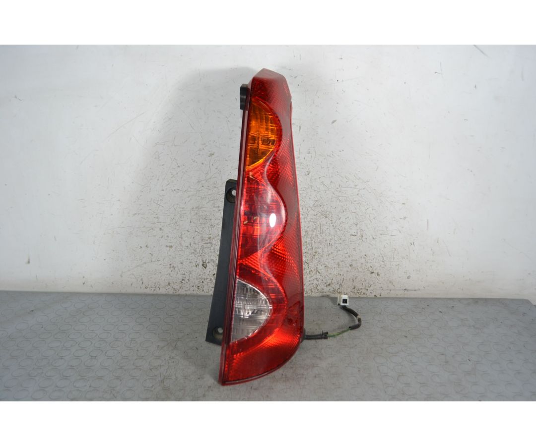 Fanale Stop Posteriore Inferiore DX Nissan Note dal 2004 al 2013 Cod 265509U000  1695626738308