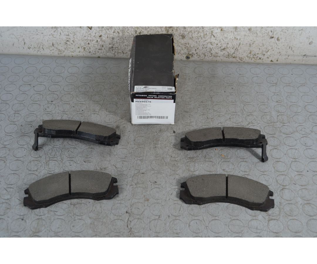Kit Pastiglie Freno Anteriori Mitsubishi Space Runner Dal 1997 al 2002 Cod MZ690576  1696517348163