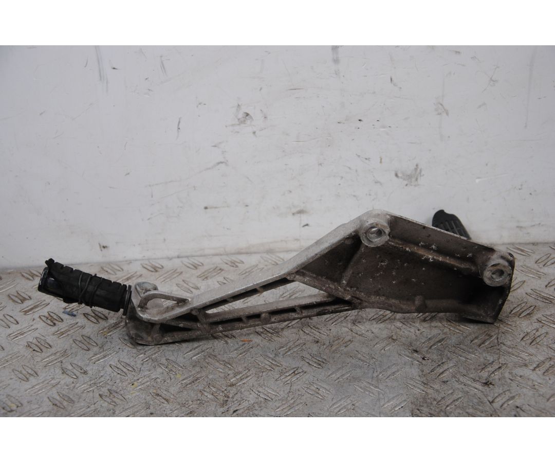 Pedana Poggiapiedi Sinistra Honda CB 500 Dal 1993 al 2004  1698140629459