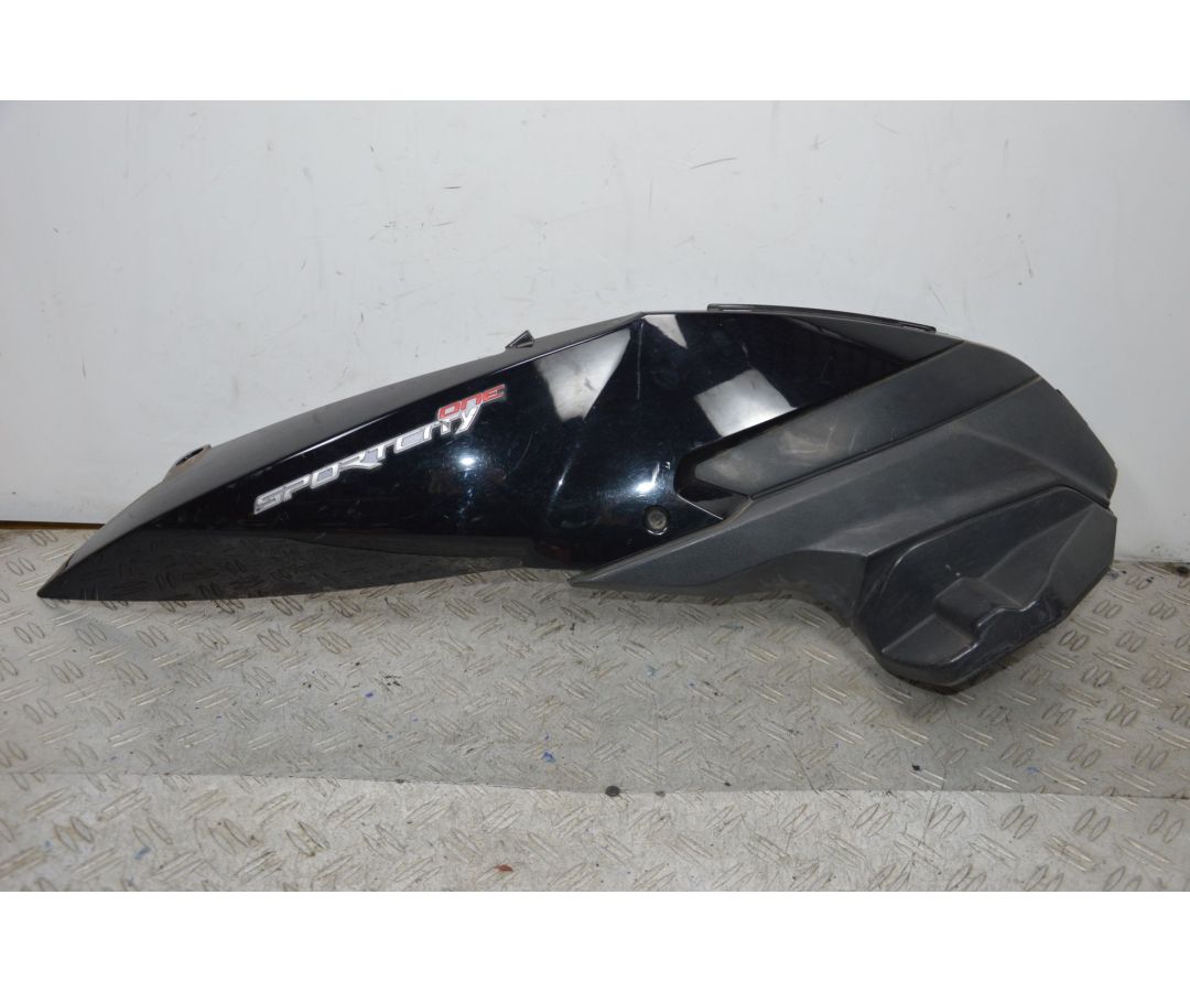 Carena Fianchetto Destro Aprilia Sportcity One 125 Dal 2008 al 2012 COD Piaggio 856448 Crepa Centrale  1698940528235