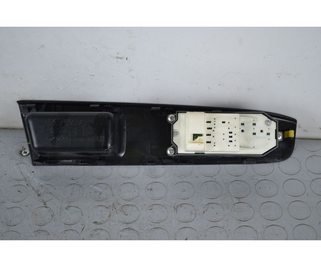 Pulsantiera Alzacristalli Anteriore SX Toyota Yaris P13 dal 2011 al 2021 Cod 74232-0d670  1699005729260