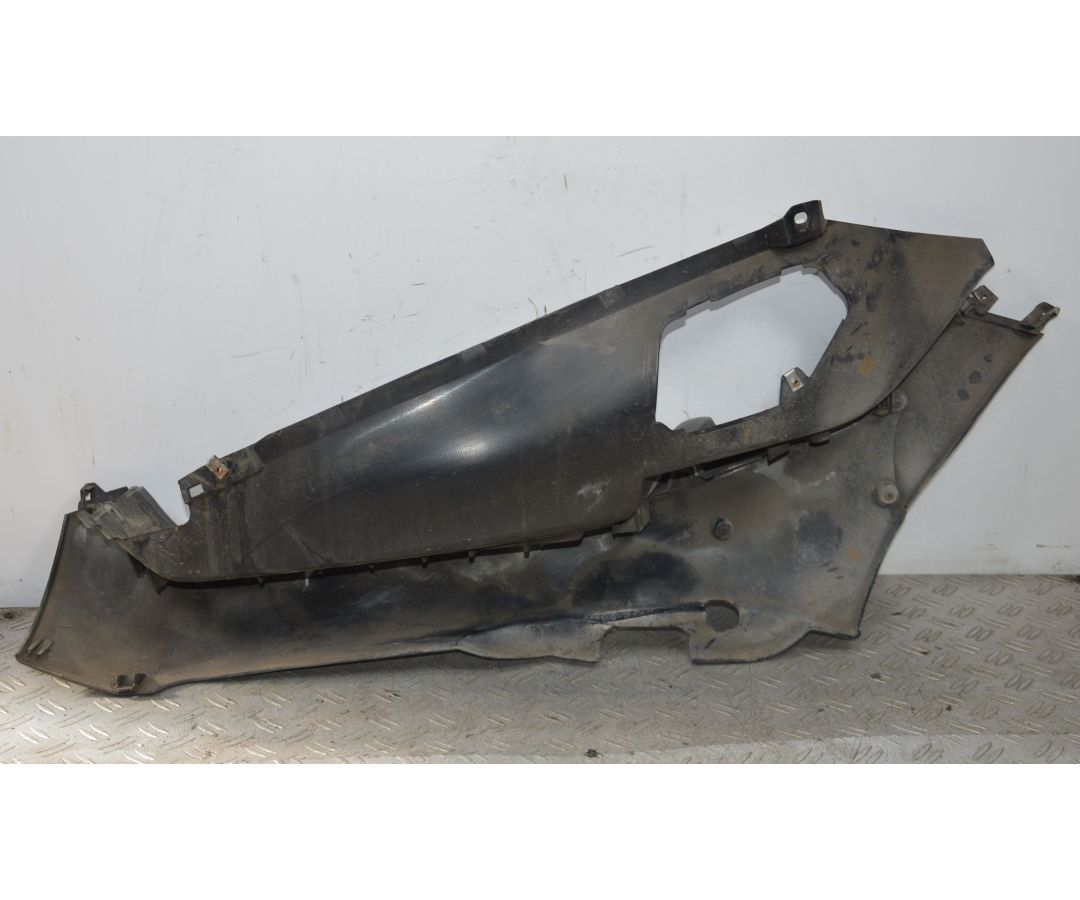 Carena Pedana Poggiapiedi + Sottopedana Destro Piaggio MP3 125 / 250 / 400 dal 2009 al 2016 COD 624451  1699355972422