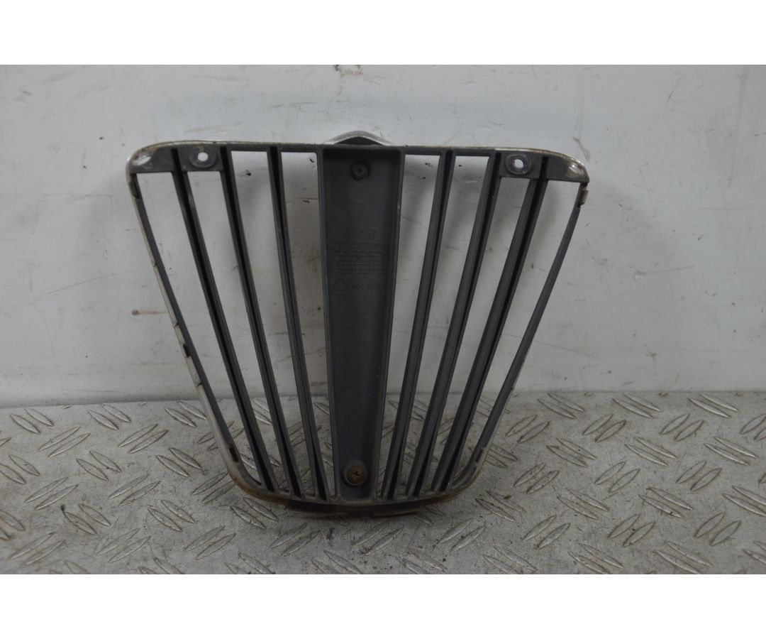 Griglia Anteriore Radiatore Piaggio MP3 300 Hybrid dal 2010 al 2016 COD 655793  1699369624706