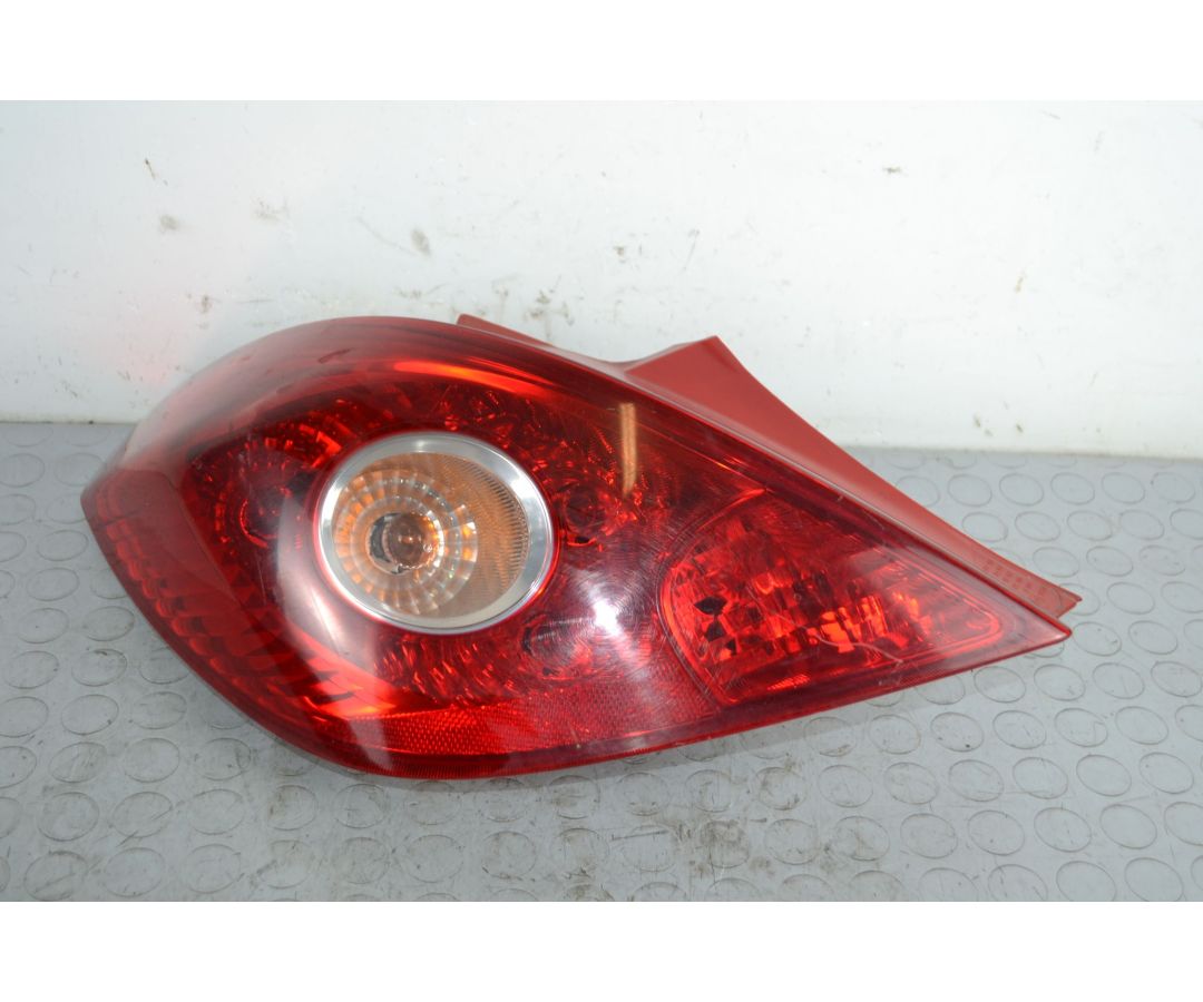 Fanale stop posteriore SX Opel Corsa D 3 porte Dal 2006 al 2014 Cod 13186350  1702983462514