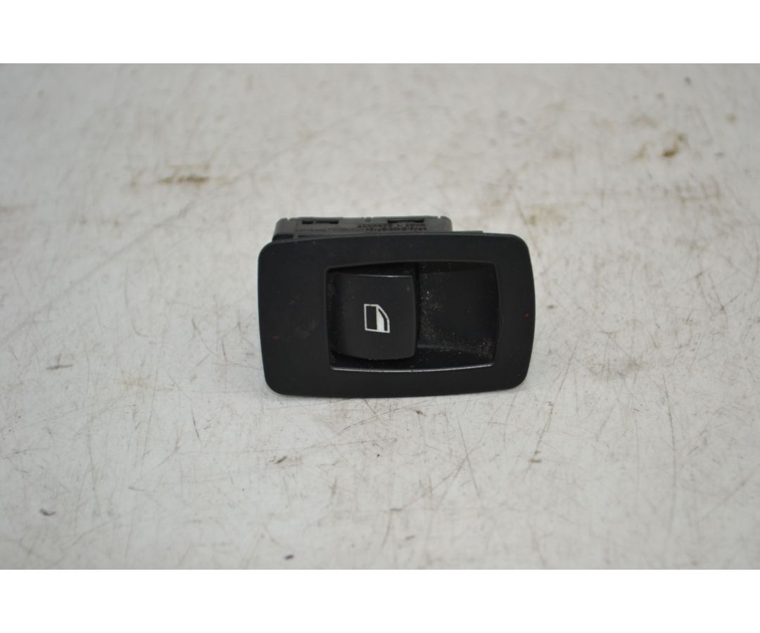 Pulsante alzacristallo posteriore DX Bmw Serie 3 E90 Dal 2005 al 2013 Cod 15939900  1703235704826