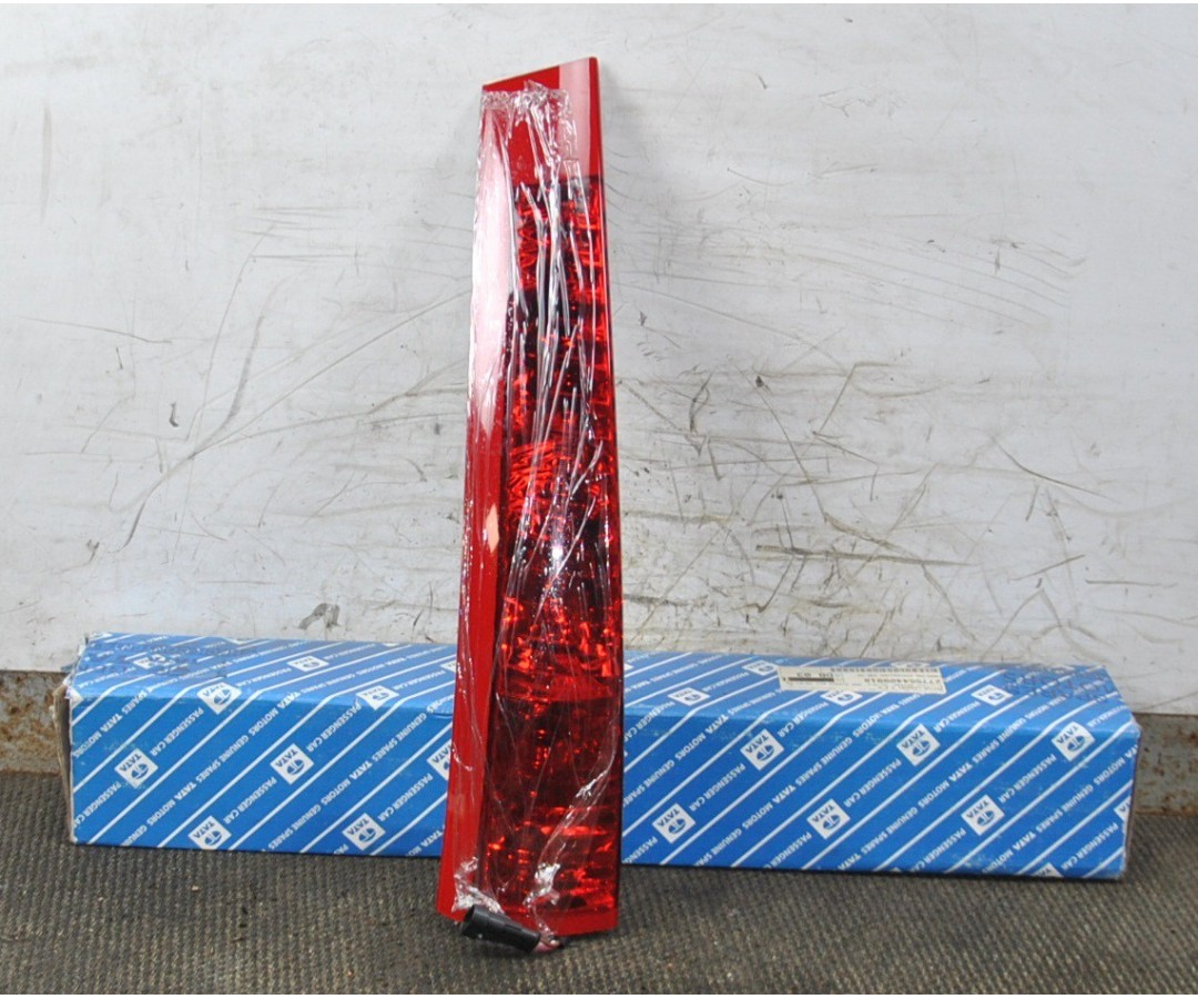 Fanale stop posteriore Superiore SX Tata Indigo Dal 2002 al 2009 Cod. 277554409919  2411111151105