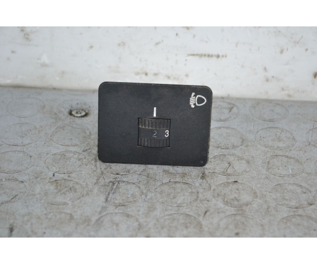 Pulsante regolazione Fari Fiat Panda dal 1980 al 2003 Cod 735245799  1705487916422