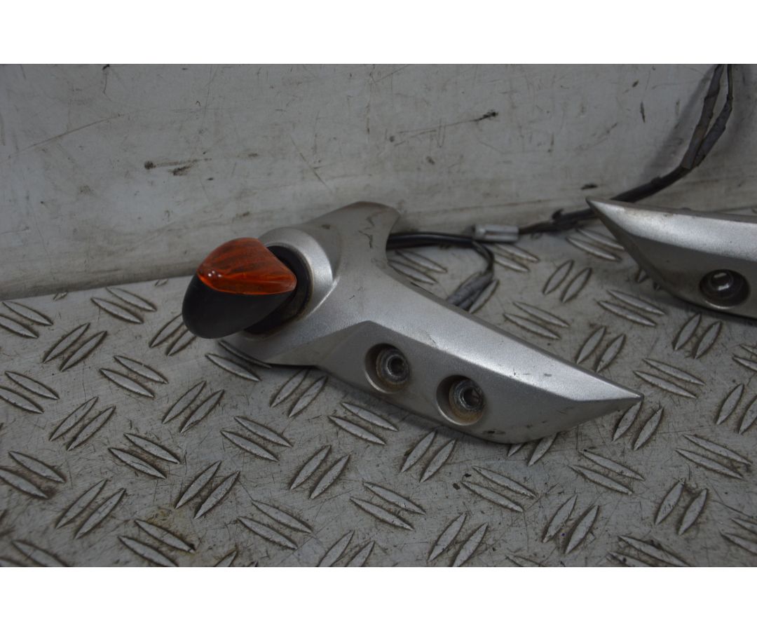 Supporto Frecce Anteriori Con Frecce Yamaha FZ6 600 Dal 2004 al 2007  1706258679584