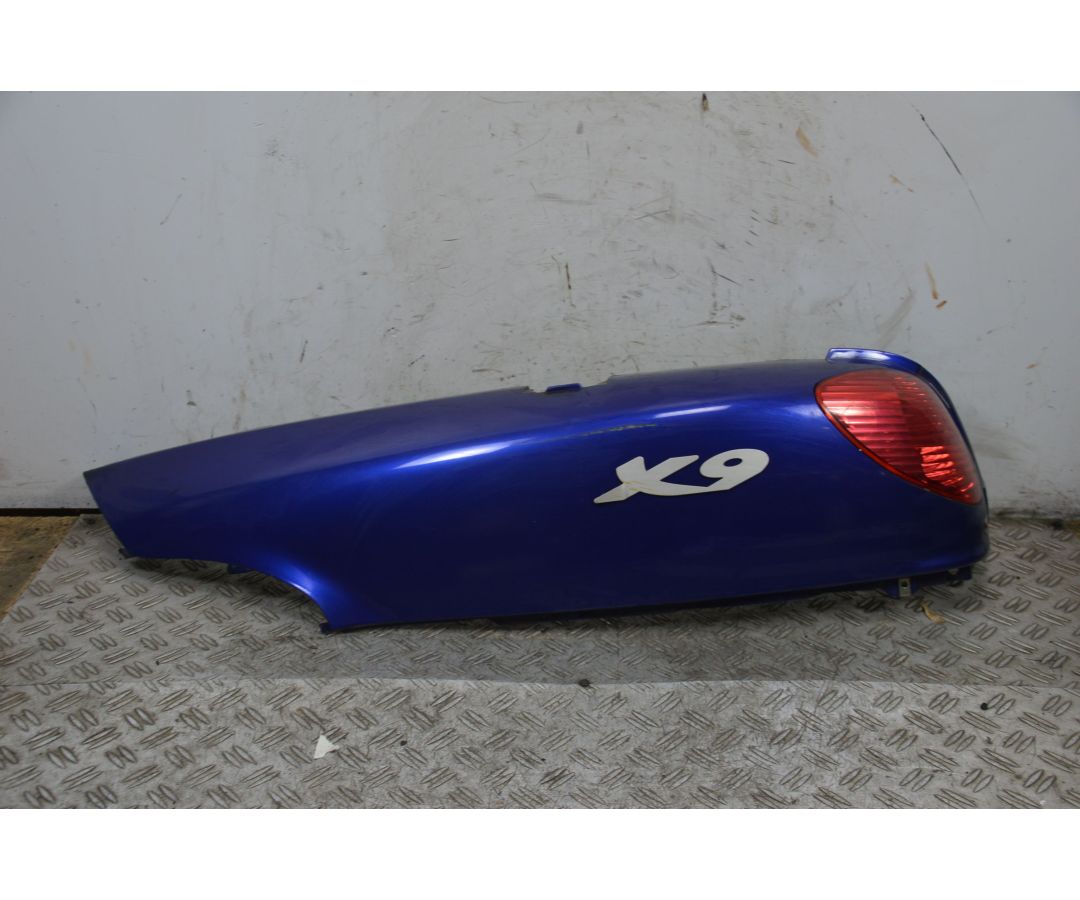Carena Fianchetto Posteriore Con Stop Sinistro Sx Piaggio X9 250 Dal 1999 al 2002  1707745727504