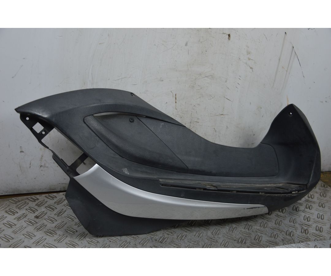 Carena Pedana Poggiapiedi Destro Piaggio Beverly 300 dal 2011 al 2018  1709892746896