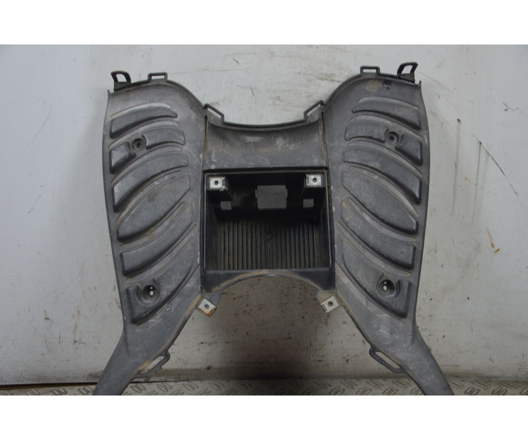 Carena Pedana Poggiapiedi Aprilia Sportcity 125 / 200 / 250 / 300 dal 2004 al 2008  1710753801760