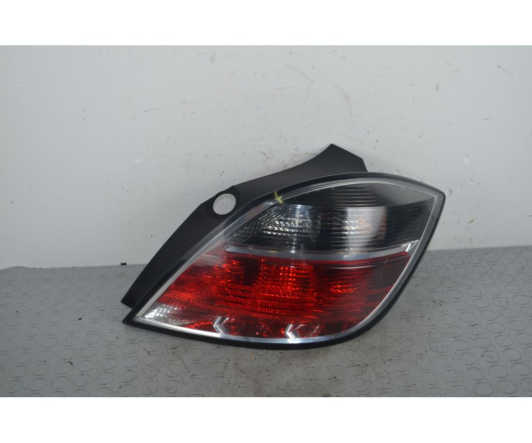Fanale Stop posteriore DX Opel Astra H 5p Dal 2004 al 2011 Cod 13222325  1719301992479