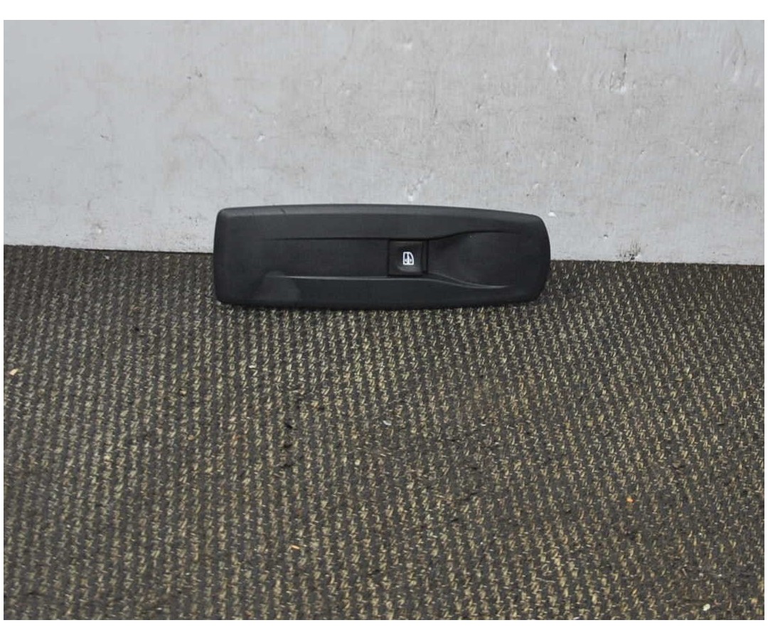 Pulsantiera alzacristalli anteriore DX Renault Megane IV serie dal 2015 in poi cod 809600004R  2411111172261
