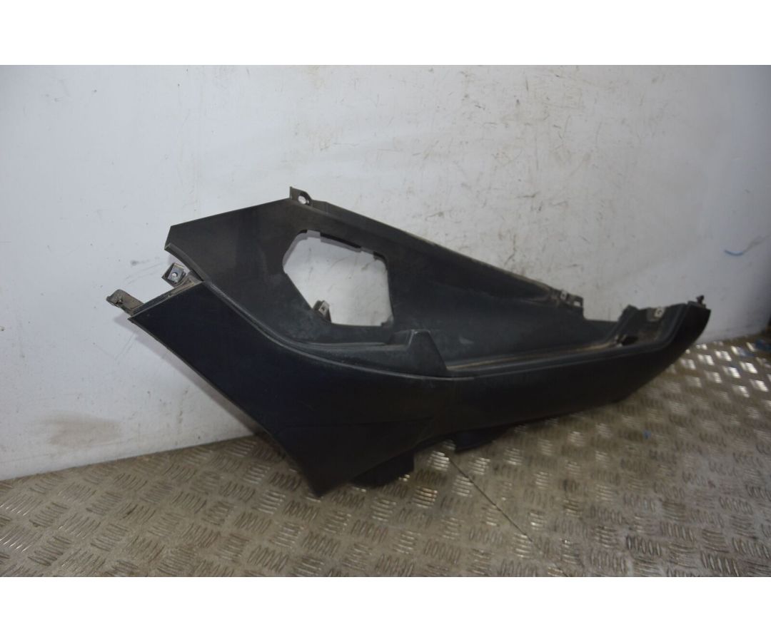 Carena Pedana Poggiapiedi Destra Piaggio MP3 125 / 250 / 300 / 400 / 500 dal 2009 al 2016  1720510117928