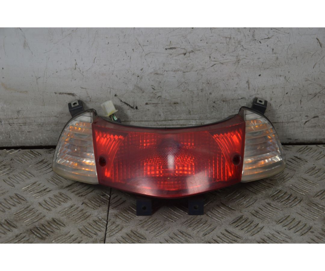 Fanale Stop Posteriore Suzuki Sixteen 125 / 150 Dal 2007 al 2014  1721642114427