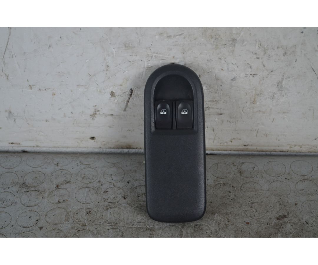 Pulsantiera Alzacristalli anteriore SX Renault Clio III 3P Dal 2005 al 2013 Cod 8200356519  1726471320742