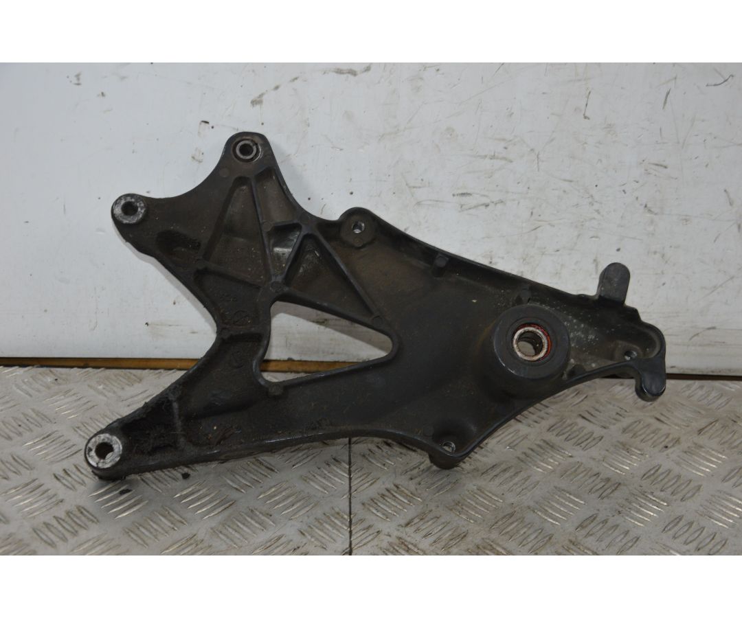 Staffa Supporto Marmitta Yamaha Xenter 125 / 150 dal 2011 al 2018  1726477395324