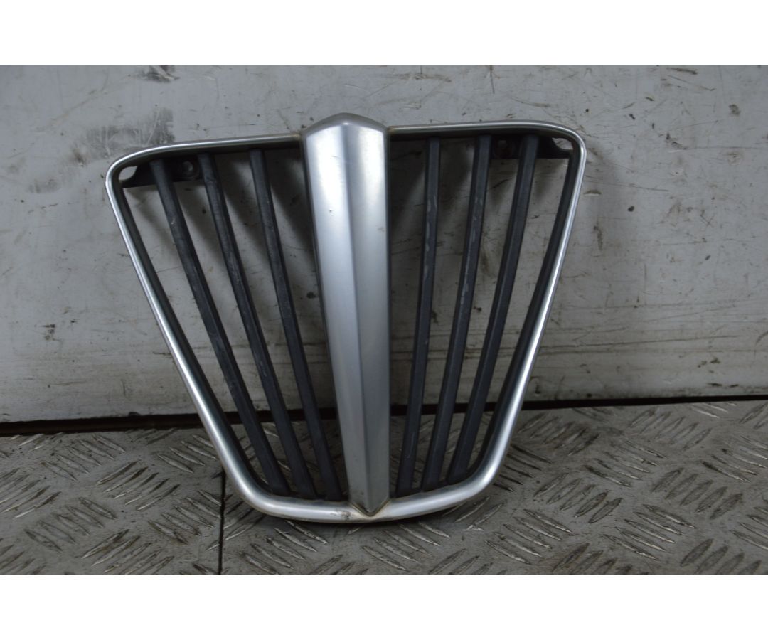 Griglia Anteriore Radiatore Piaggio MP3 300 Hybrid dal 2010 al 2016 COD 655793  1727190561126