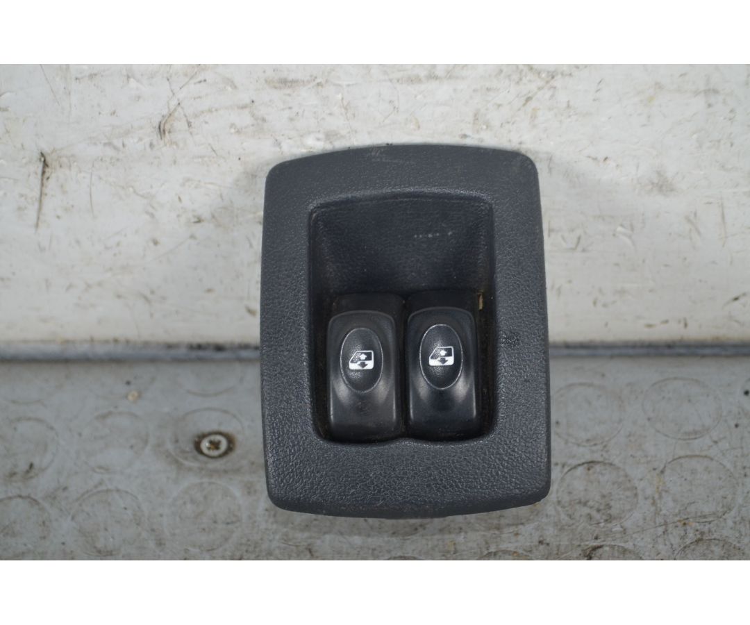 Pulsantiera Alzacristalli Anteriore Sx Dacia Logan dal 2004 al 2008 Cod 8200739459  1732698322933